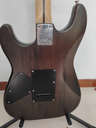 Fender Squier Standard Fat Strat Negra HH