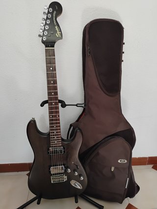 Fender Squier Standard Fat Strat Negra HH