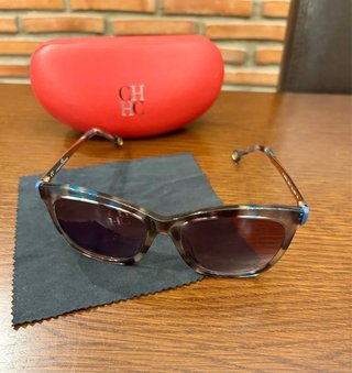 Gafas sol Carolina Herrera SHE746 originales