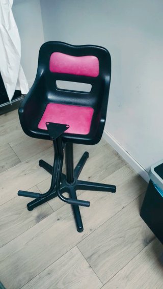 Silla para cortar el pelo niños