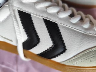 Zapatillas Hummel Blancas y Grises Nuevas
