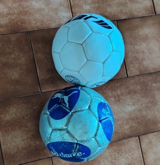 2 Palloni da Calcio, venduti indipendentemente.