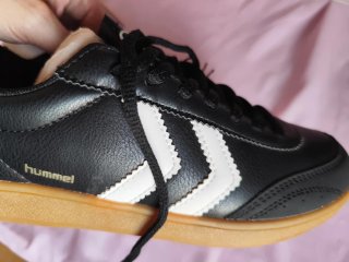Zapatillas Hummel Negras y Blancas Nuevas