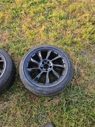 Llantas Mercedes en 19