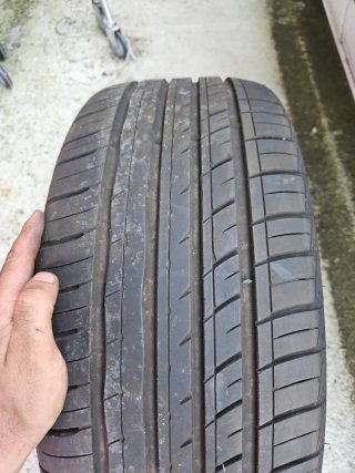 Llantas Mercedes en 19