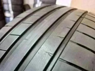 225 45 R 19 92W RF Dunlop - 1 neumático+80%