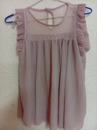Camiseta texturizada con volantes