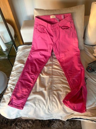 Pantalón pitillo rosa Zara Talla xs