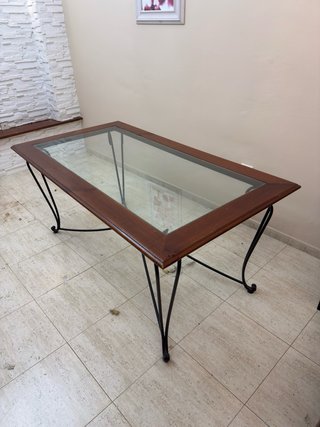 Mesa de forja, cristal y madera + 6 sillas