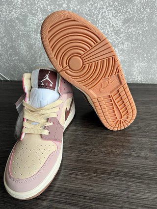 Nike Air Jordan 1 Mid SE Nuevas
