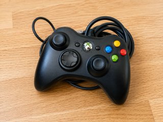 Xbox 360 + Kinect + Mando + Cables necesarios