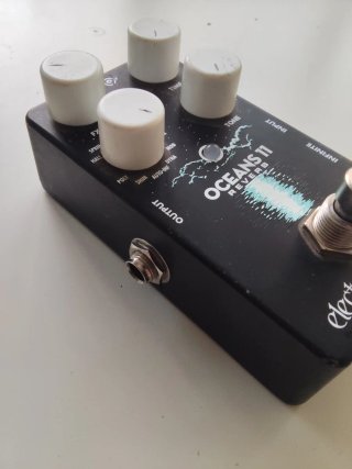 Electro-Harmonix Oceans 11 Reverb Pedal