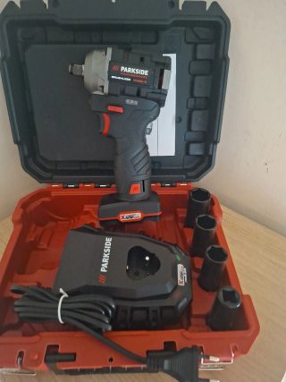 Llave de impacto Parkside 12V Performance 350Nm