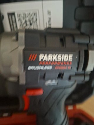 Llave de impacto Parkside 12V Performance 350Nm