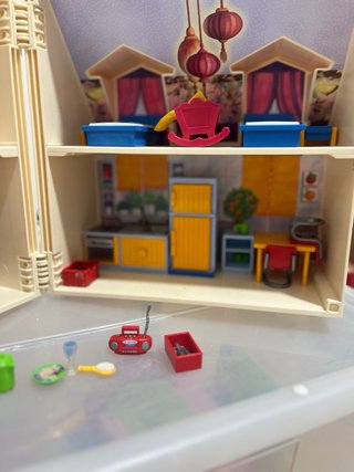 Casita de juguete con accesorios