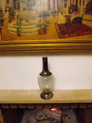 Botella licorera antigua plata grabada