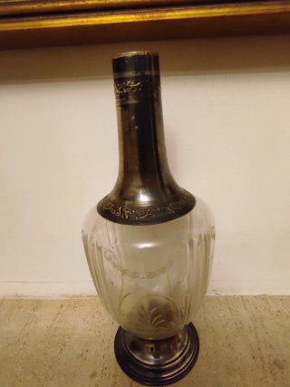 Botella licorera antigua plata grabada