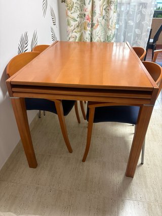 Mesa comedor extensible y 6 sillas
