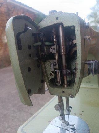 Máquina de coser Refrey Preferida 400 verde
