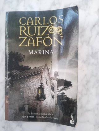 Libro Marina. Carlos Ruiz Zafon.