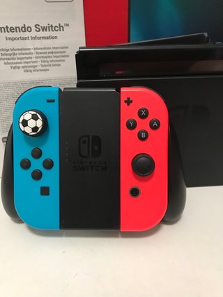 COMPLETA!! Nintendo Switch + funda y accesorios