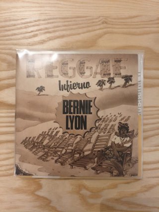 LOTE 8 SINGLES REGGAE JAMAICA DUB VINILOS 7"