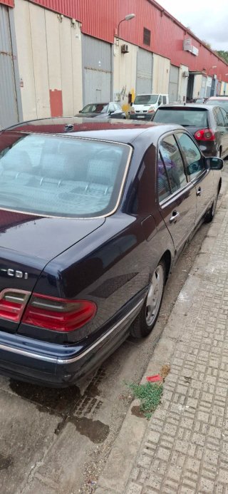 Mercedes-Benz Clase E 2001