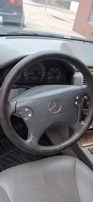 Mercedes-Benz Clase E 2001