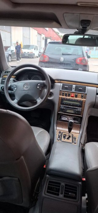 Mercedes-Benz Clase E 2001