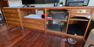 Mueble TV de madera estilo clásico