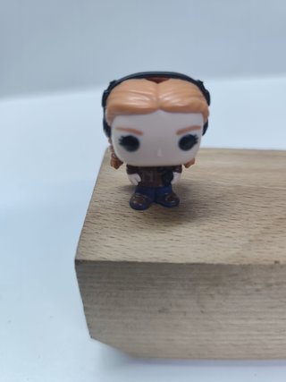 Figura Max Huevo Kinder Joy Stranger Things