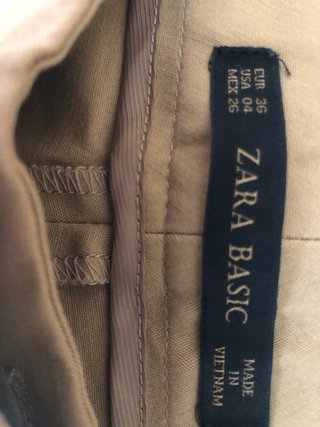 Pantalón camel Zara