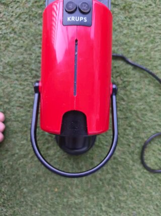 Cafetera Nespresso Krups Roja