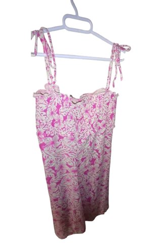 Vestido rosa floral corto