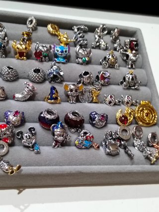Charms Disney y Juego de Tronos
