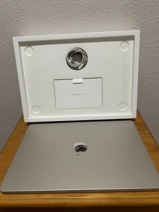 MacBook Air M3 15'' 2024 100% batería + garantía".