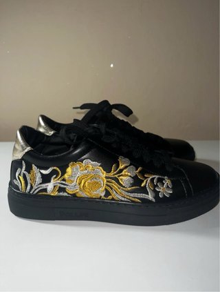 Pollini Scarpe Nere con Dettaglio Oro Tg 38
