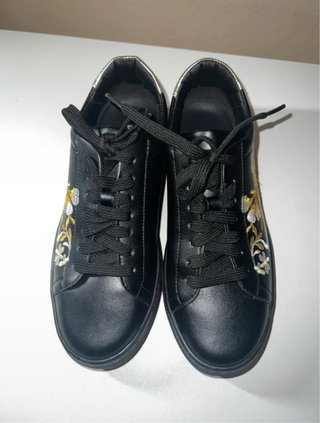 Pollini Scarpe Nere con Dettaglio Oro Tg 38