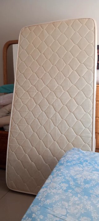 Colchón 90x190 cm 20e  + somier por 10e como nuevo
