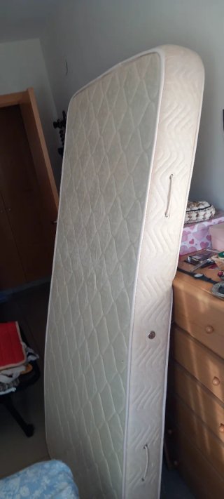Colchón 90x190 cm 20e  + somier por 10e como nuevo