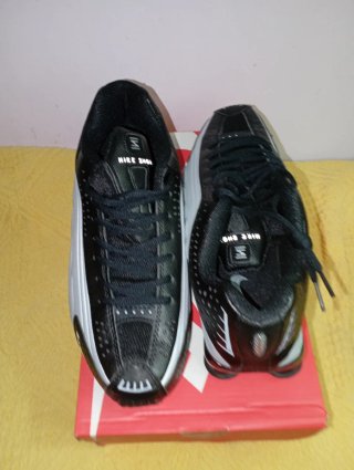 Nike Shox Negro y Blanco