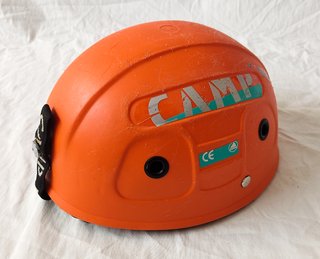 CASCO CAMP ESCALADA ALPINISMO BARRANQUISMO MONTAÑA