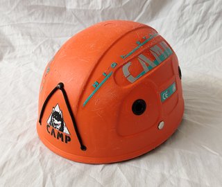 CASCO CAMP ESCALADA ALPINISMO BARRANQUISMO MONTAÑA