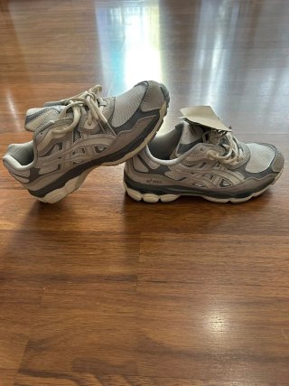 Asics Gel NYC Beige/Gris Talla 41,5