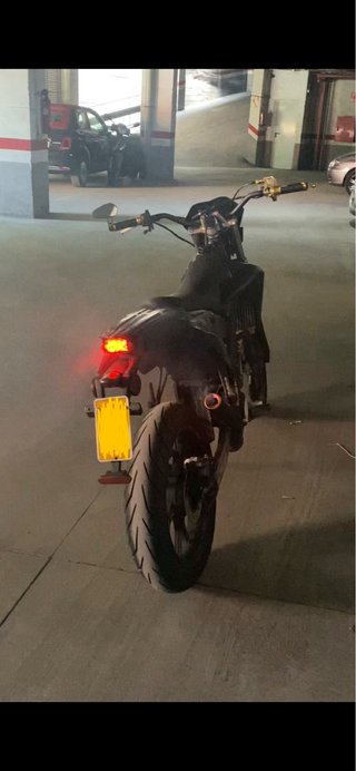 Rieju MRT Negra y Dorada