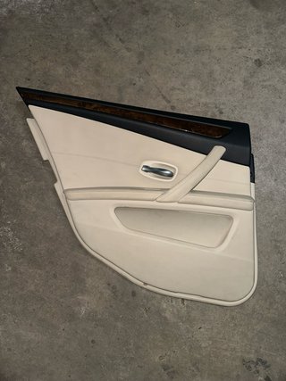 Paneles Puerta BMW E60 LCI beige y negro