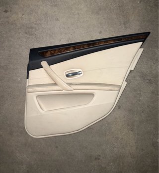 Paneles Puerta BMW E60 LCI beige y negro