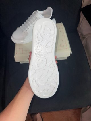 Sneakers Alexander McQueen Bianche e Nere