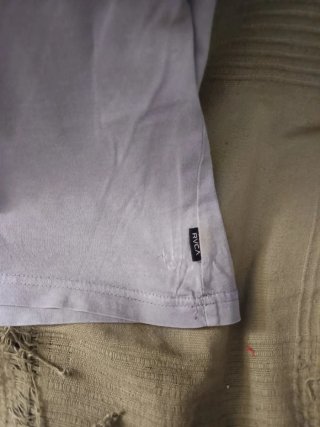 Camiseta RVCA Morada
