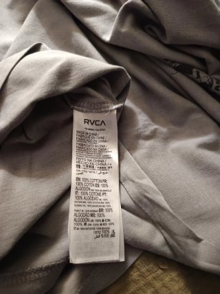 Camiseta RVCA Morada